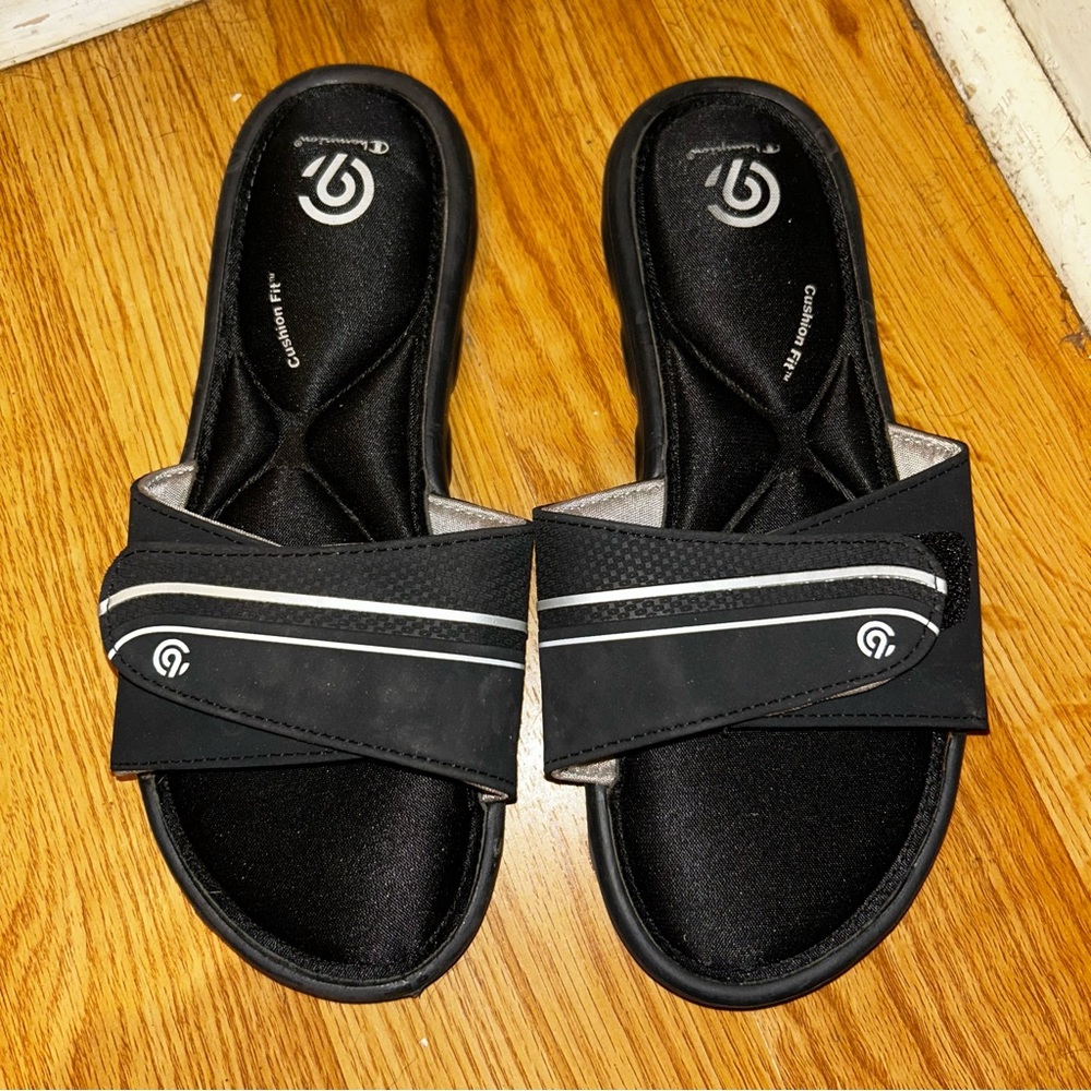 Champion cushion fit slides size 6
